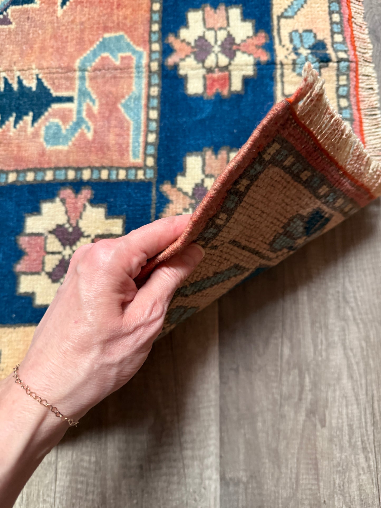 Vintage Turkish Rug No. A1219 - 4’x6.4’