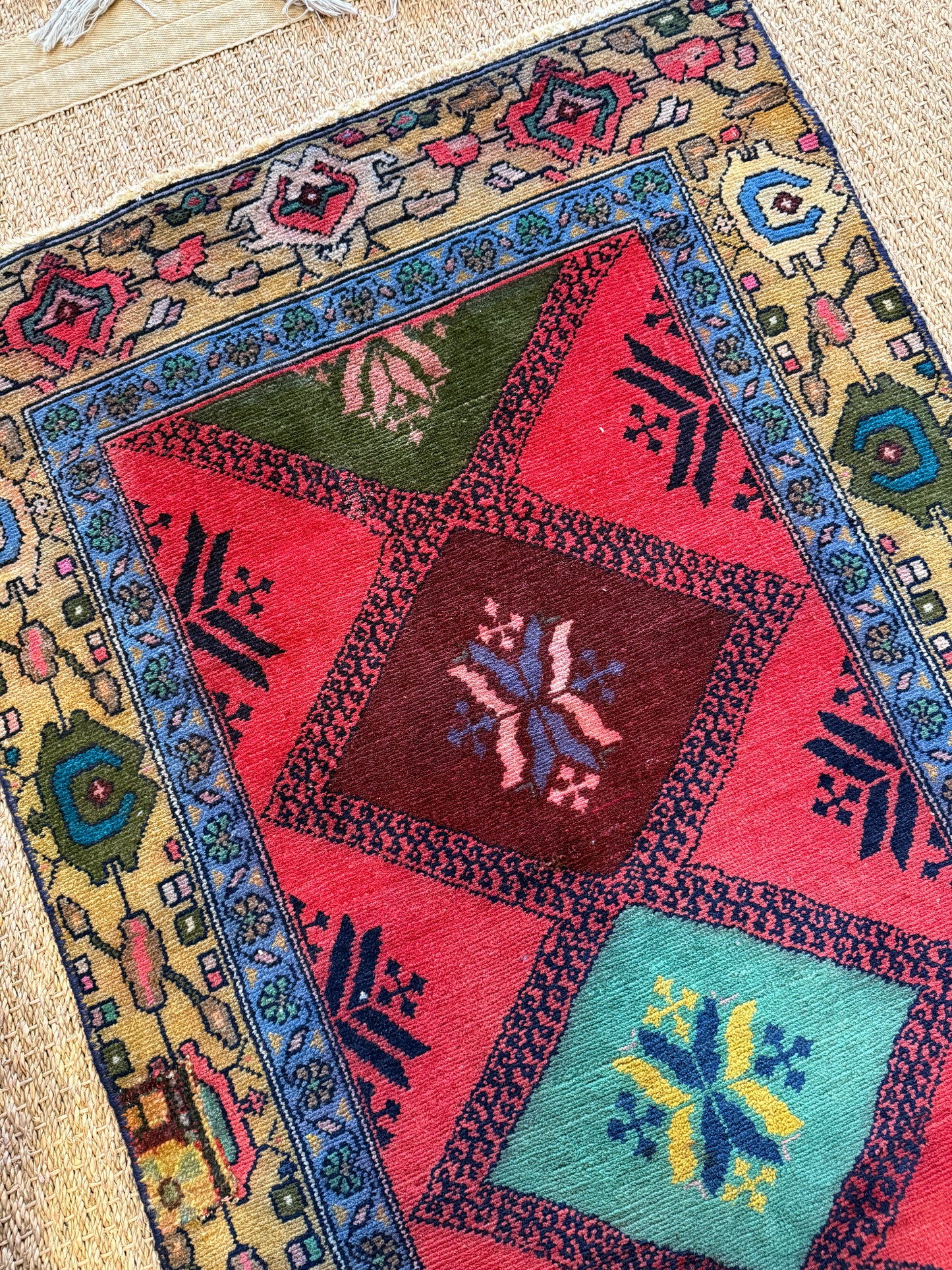Vintage Persian Shiraz Runner Rug No. R1195 - 2.8' x 10'