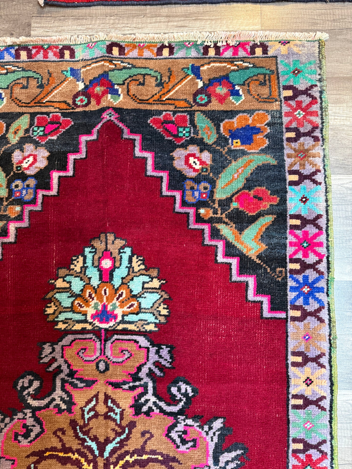 Vintage Turkish Rug No. A1211 - 2.9’x5.9’