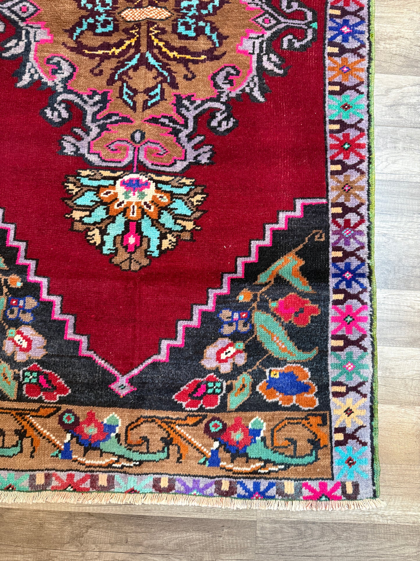 Vintage Turkish Rug No. A1211 - 2.9’x5.9’