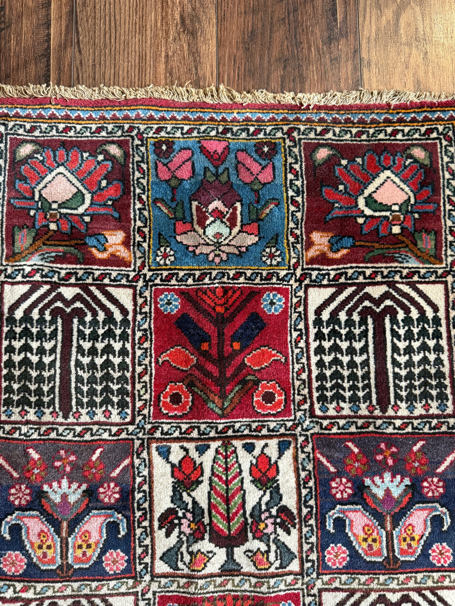 Vintage Persian Bakhtiari Mini Rug 1.7’x2.5' - No. 711