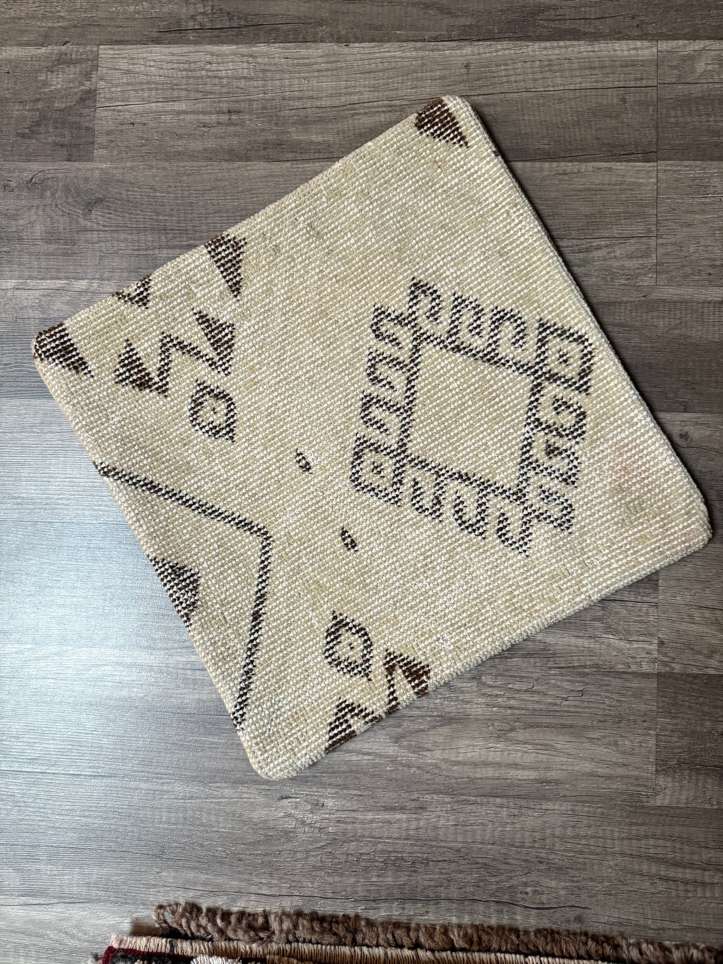 No. P405 - 16" X 16" Turkish Rug Pillow Cover