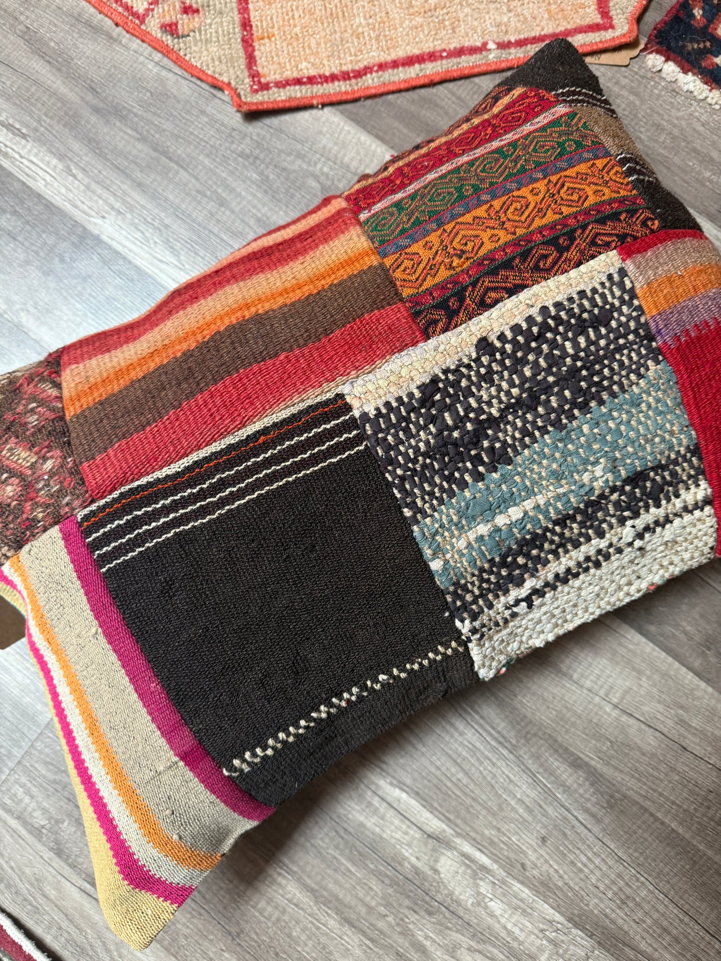 No. P391 - 16" X 24" Turkish Rug Pillow Cover