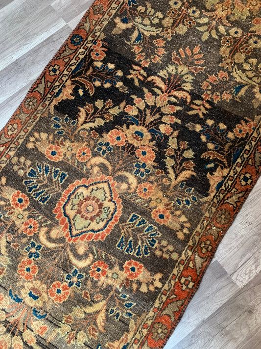 Vintage Persian Runner Rug No. R1172 - 2.7' x 9.3'