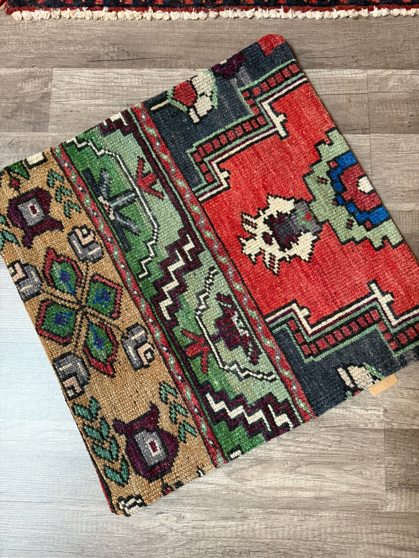 No. P410 - 20" X 20" Turkish Rug Pillow Cover