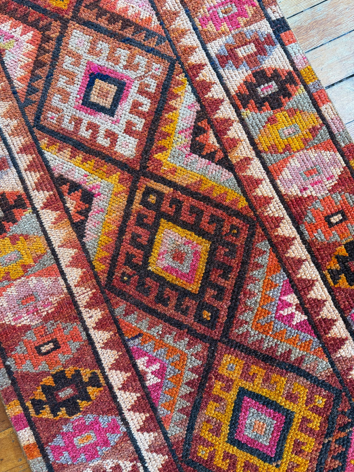 Vintage Turkish Runner Rug No. R1190 - 2.8' x 7.6'