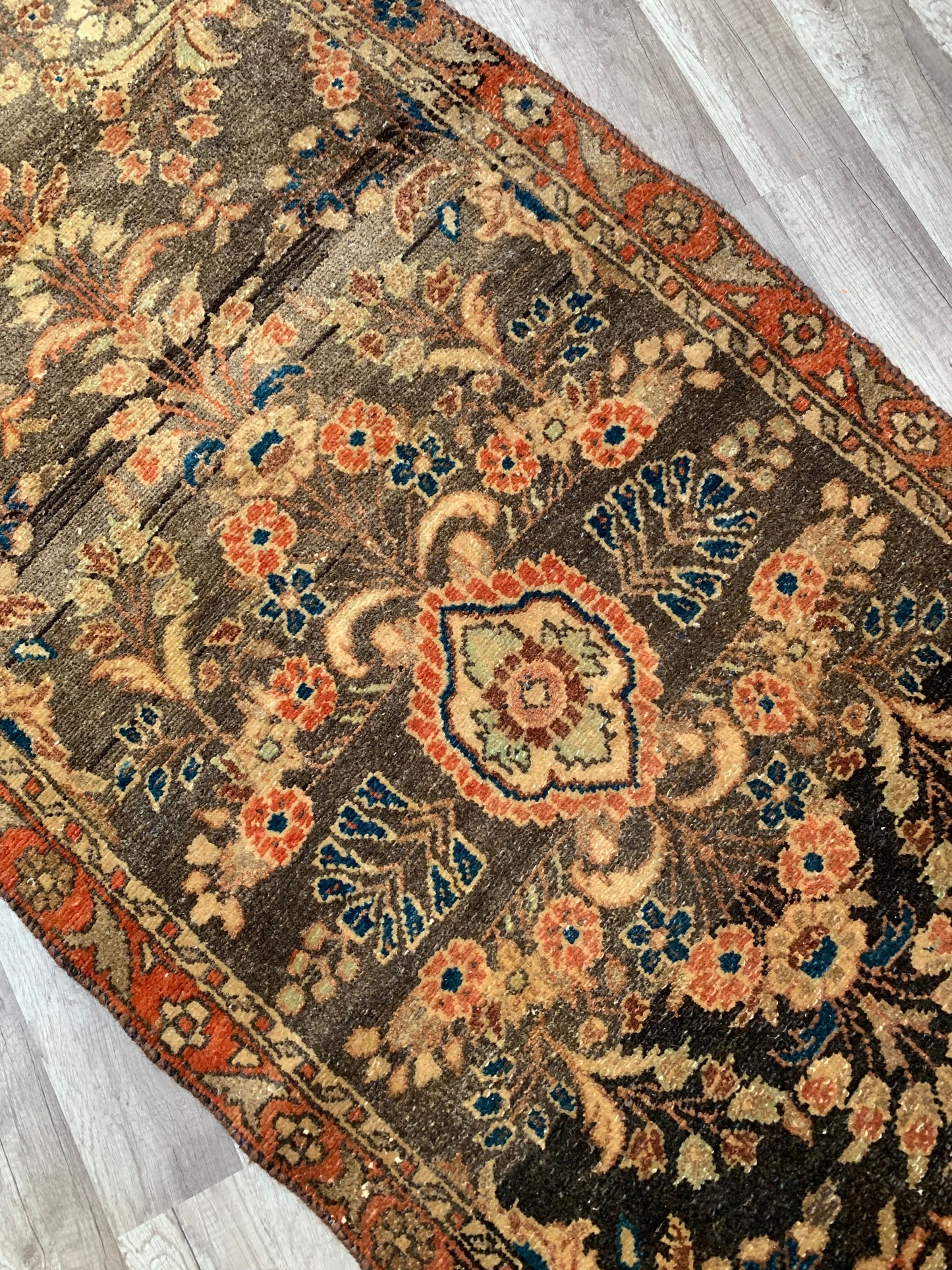 Vintage Persian Runner Rug No. R1172 - 2.7' x 9.3'