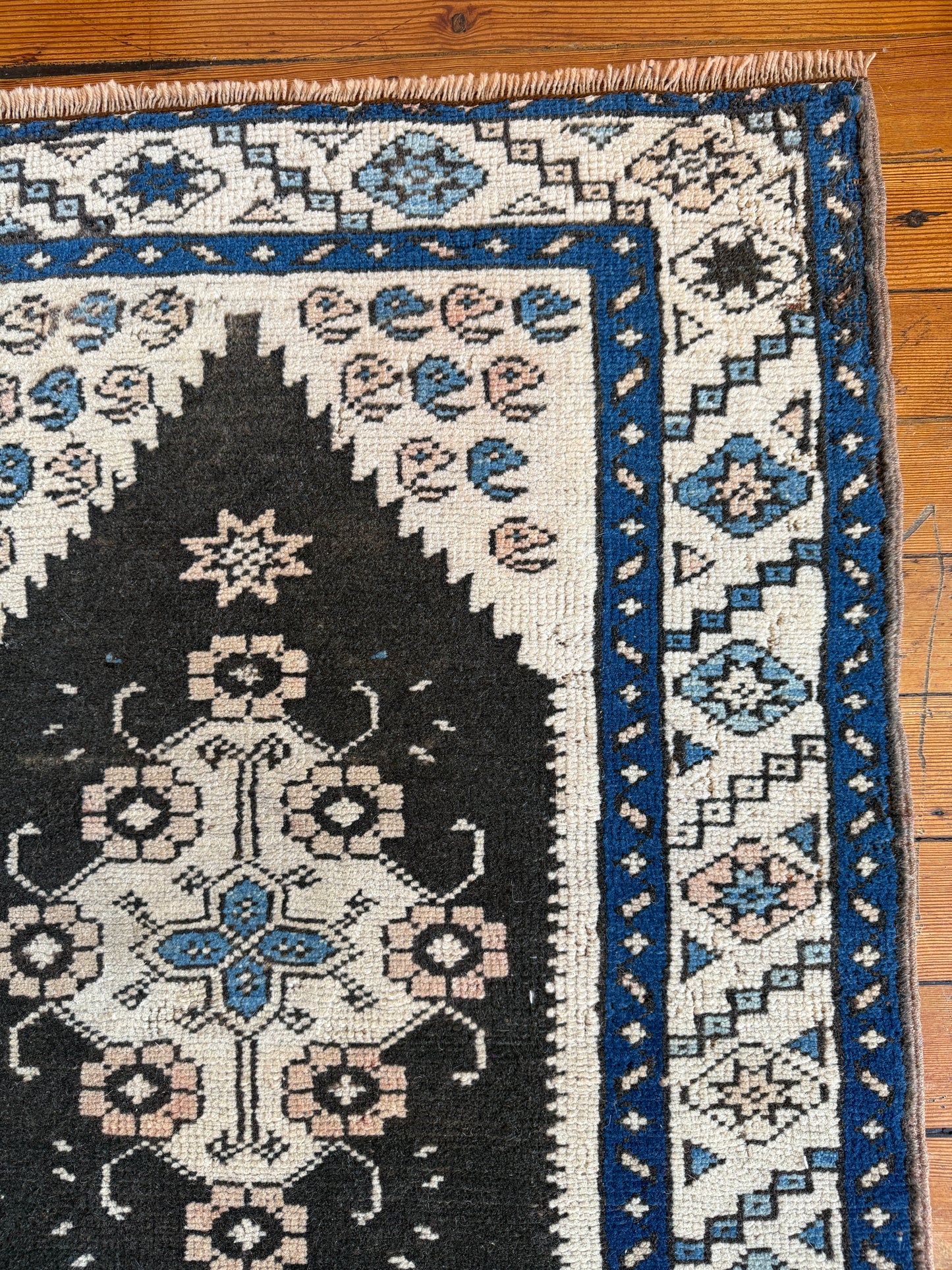 Vintage Turkish Runner Rug No. R1189 - 2.6' x 6.9'