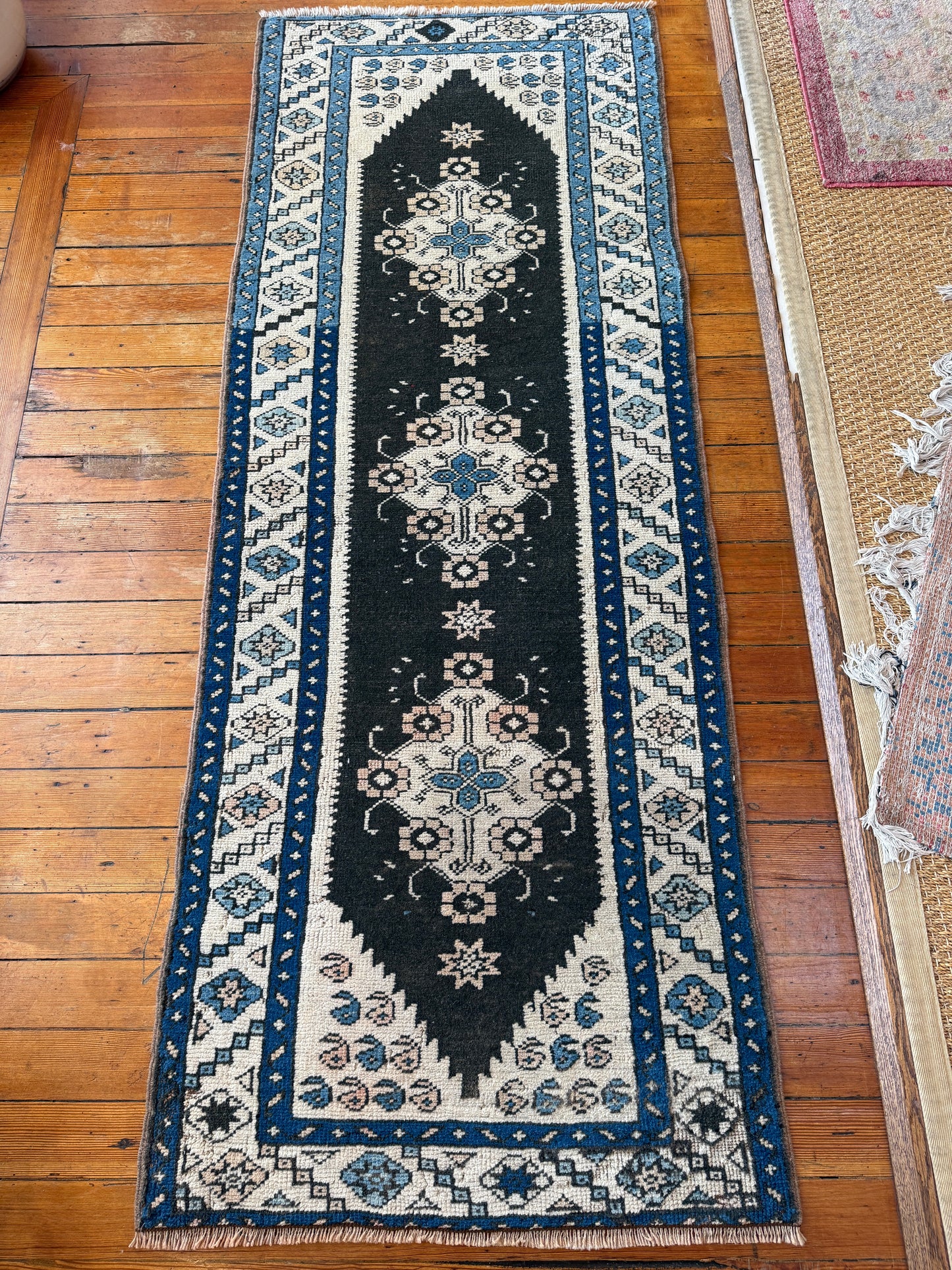 Vintage Turkish Runner Rug No. R1189 - 2.6' x 6.9'