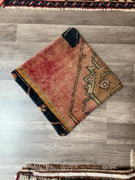 No. P404 - 16" X 16" Turkish Rug Pillow Cover