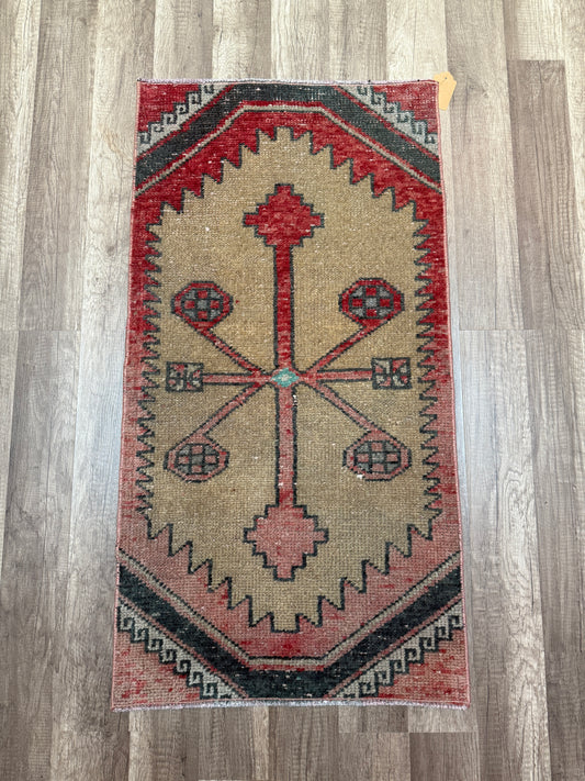 Vintage Turkish Mini Rug 1.7’x3.3' - No. 682