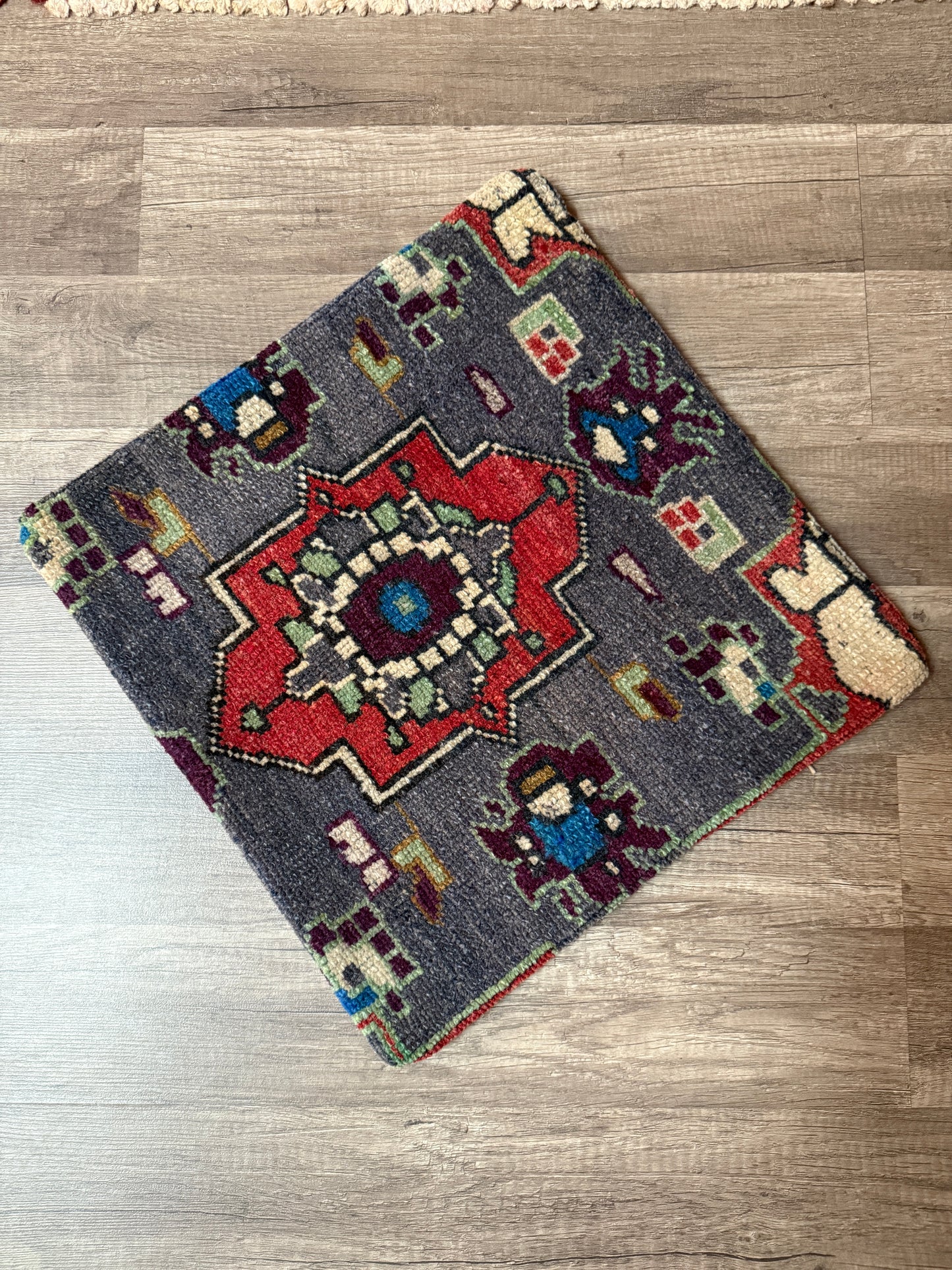 No. P401 - 16" X 16" Turkish Rug Pillow Cover
