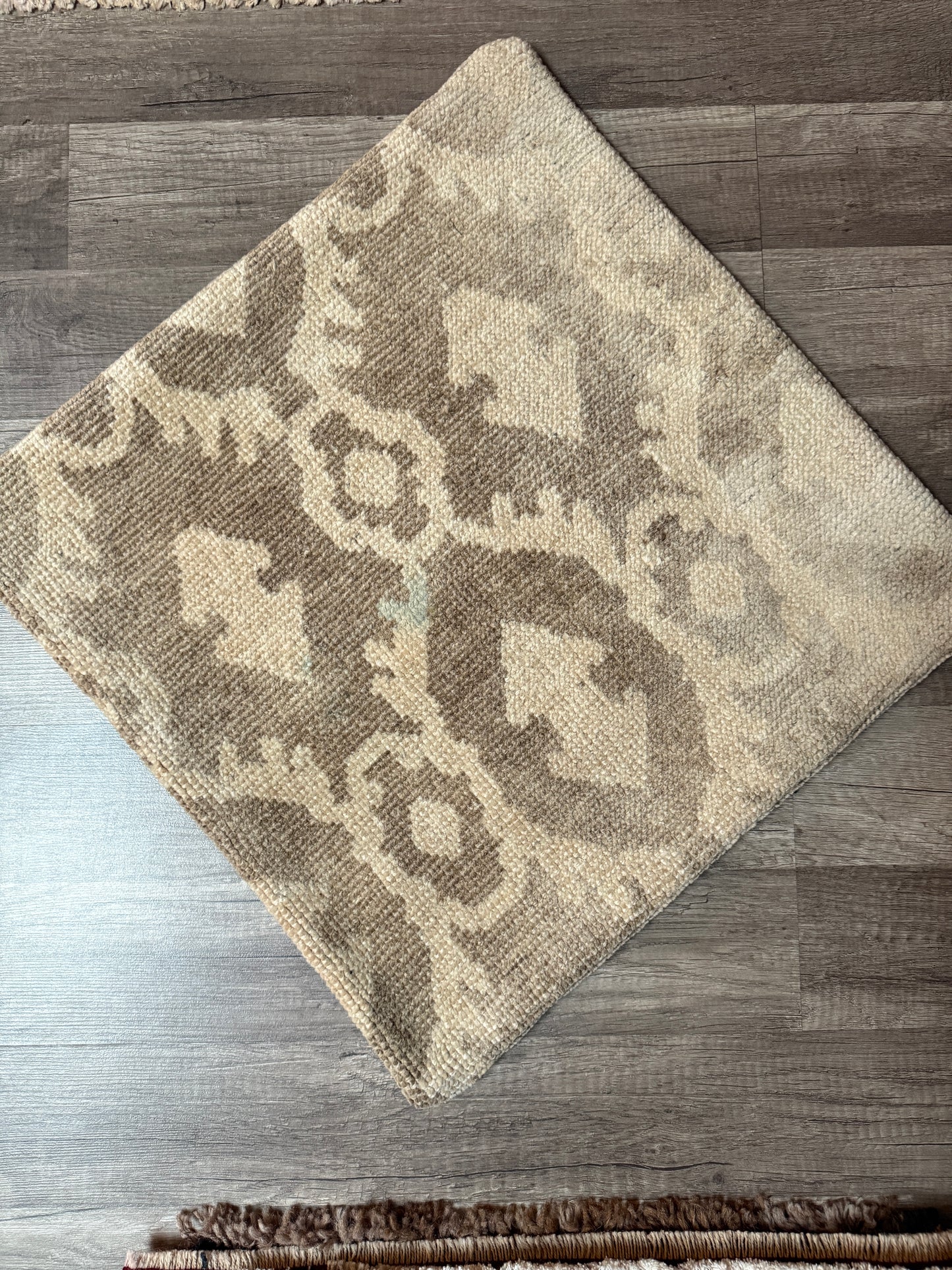 No. P405 - 16" X 16" Turkish Rug Pillow Cover