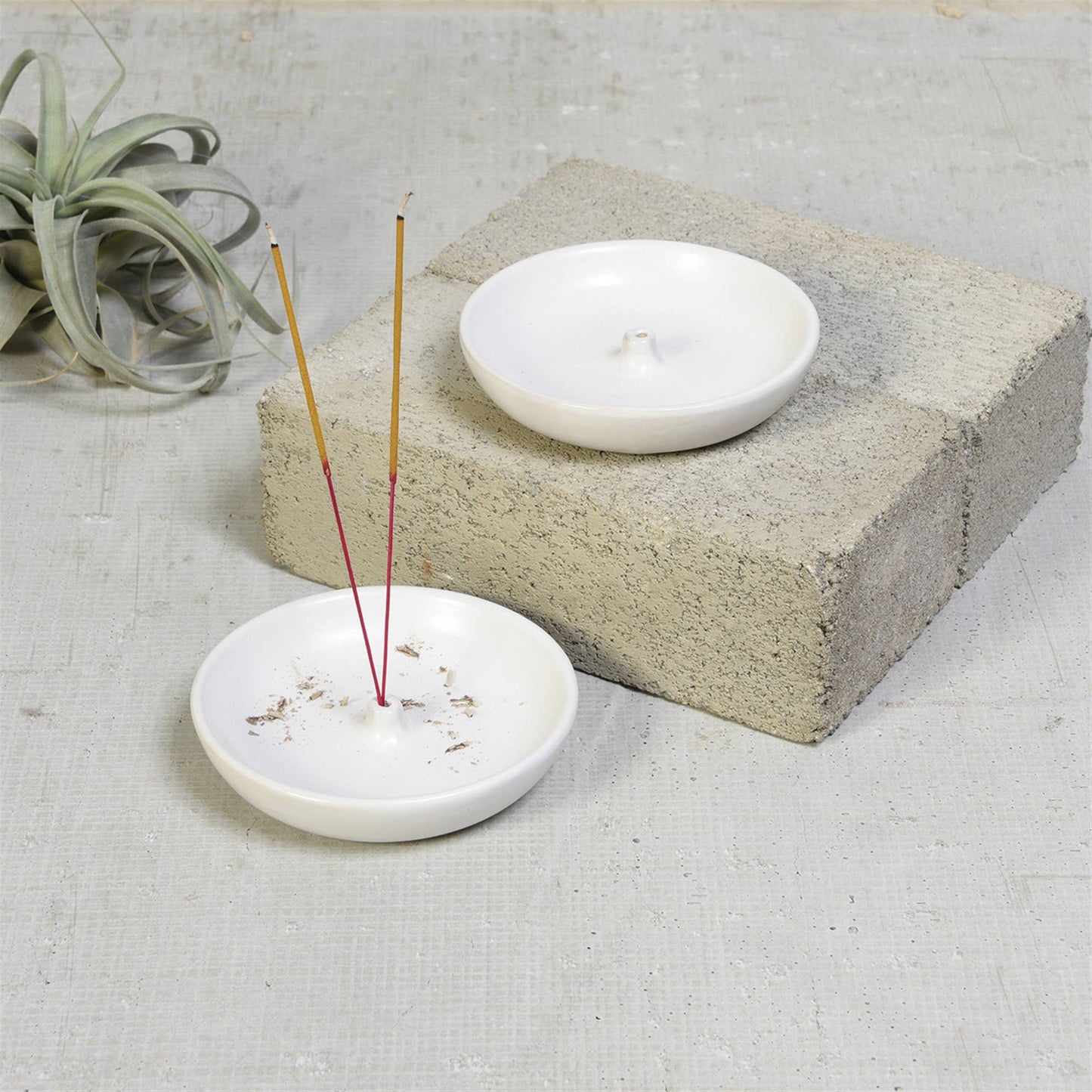 Luna Incense Holder - Round - Matte White