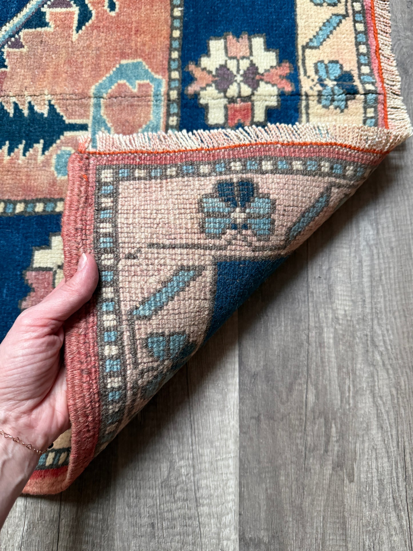 Vintage Turkish Rug No. A1219 - 4’x6.4’