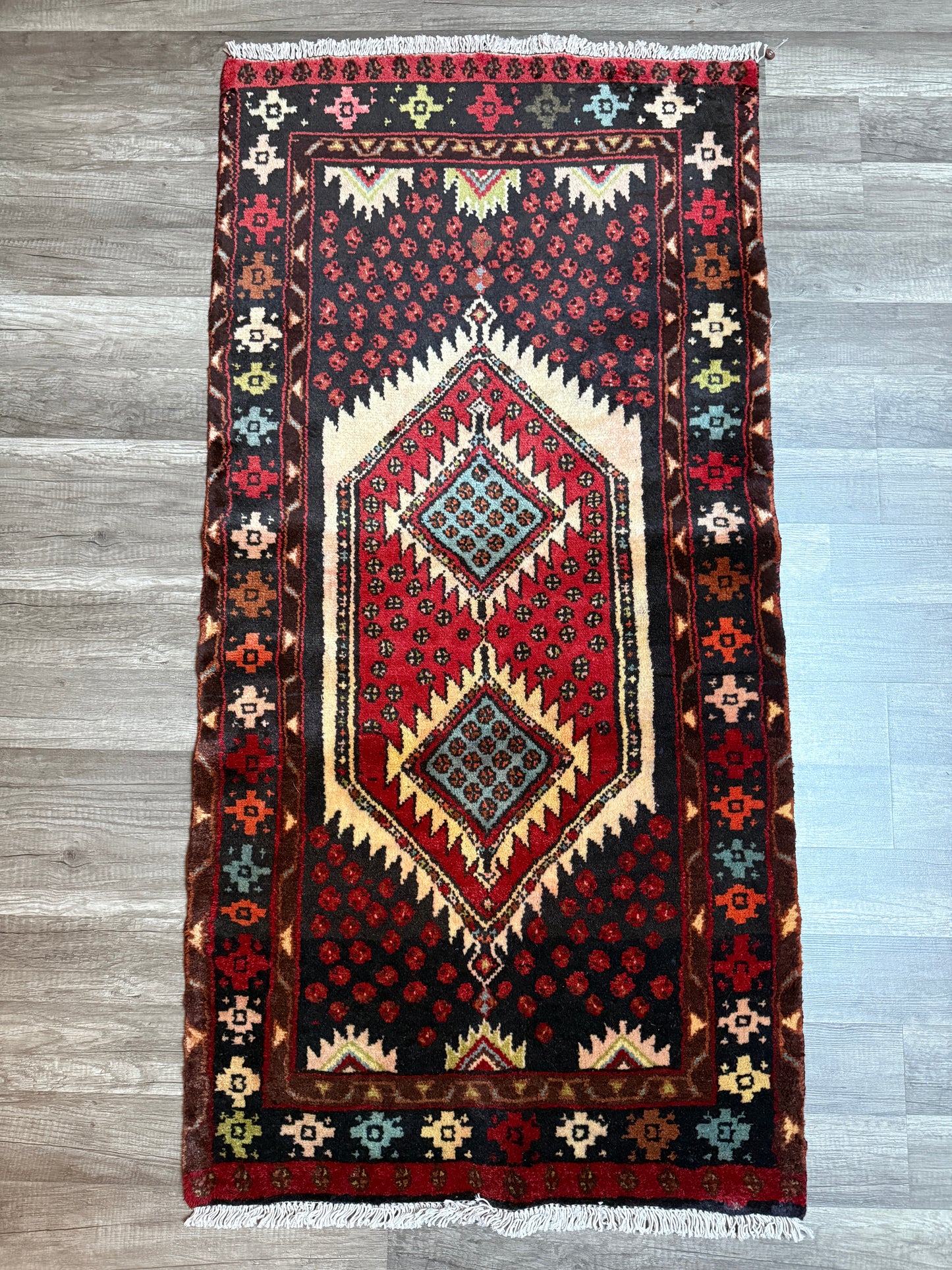 Vintage Persian Rug No. A1221 - 2.5’x5.1’
