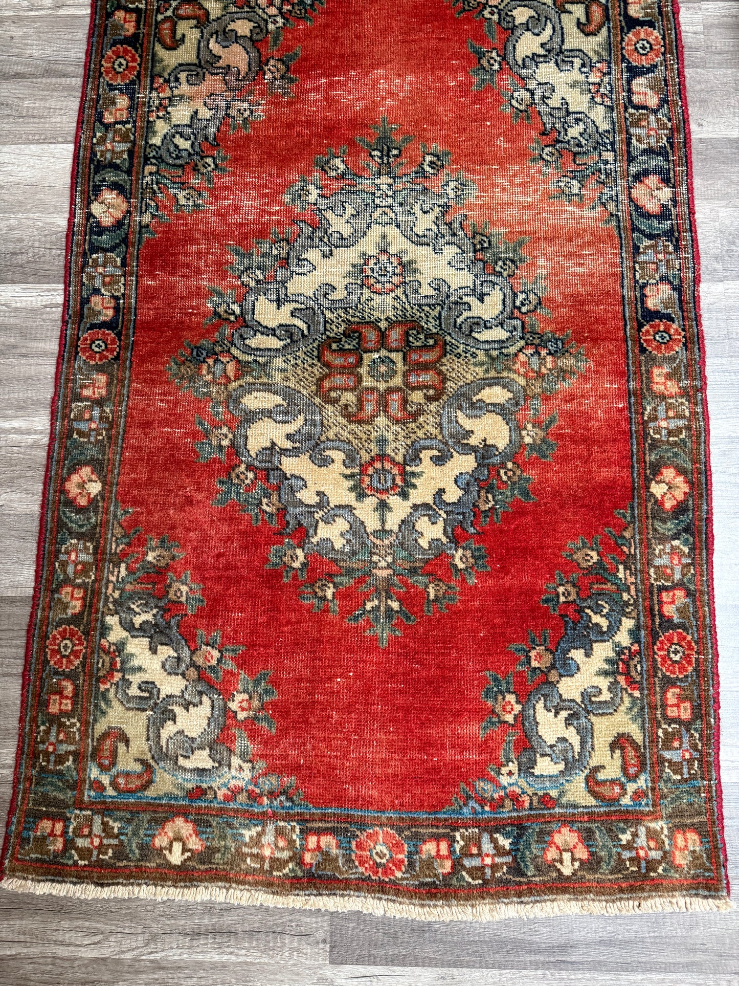 Vintage Persian Style Rug No. A1203 - 2.8'x4.2'