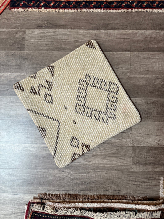 No. P405 - 16" X 16" Turkish Rug Pillow Cover