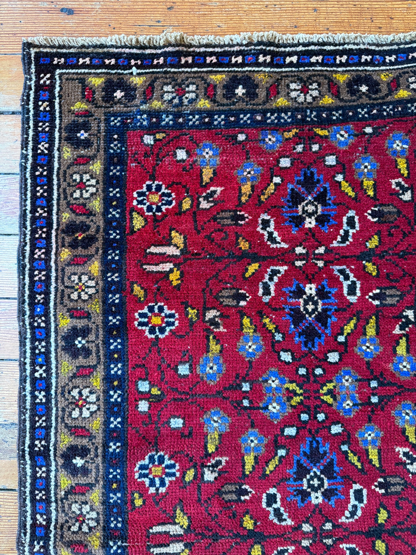 Vintage Persian Rug No. A1199 - 2.5'x4.4'
