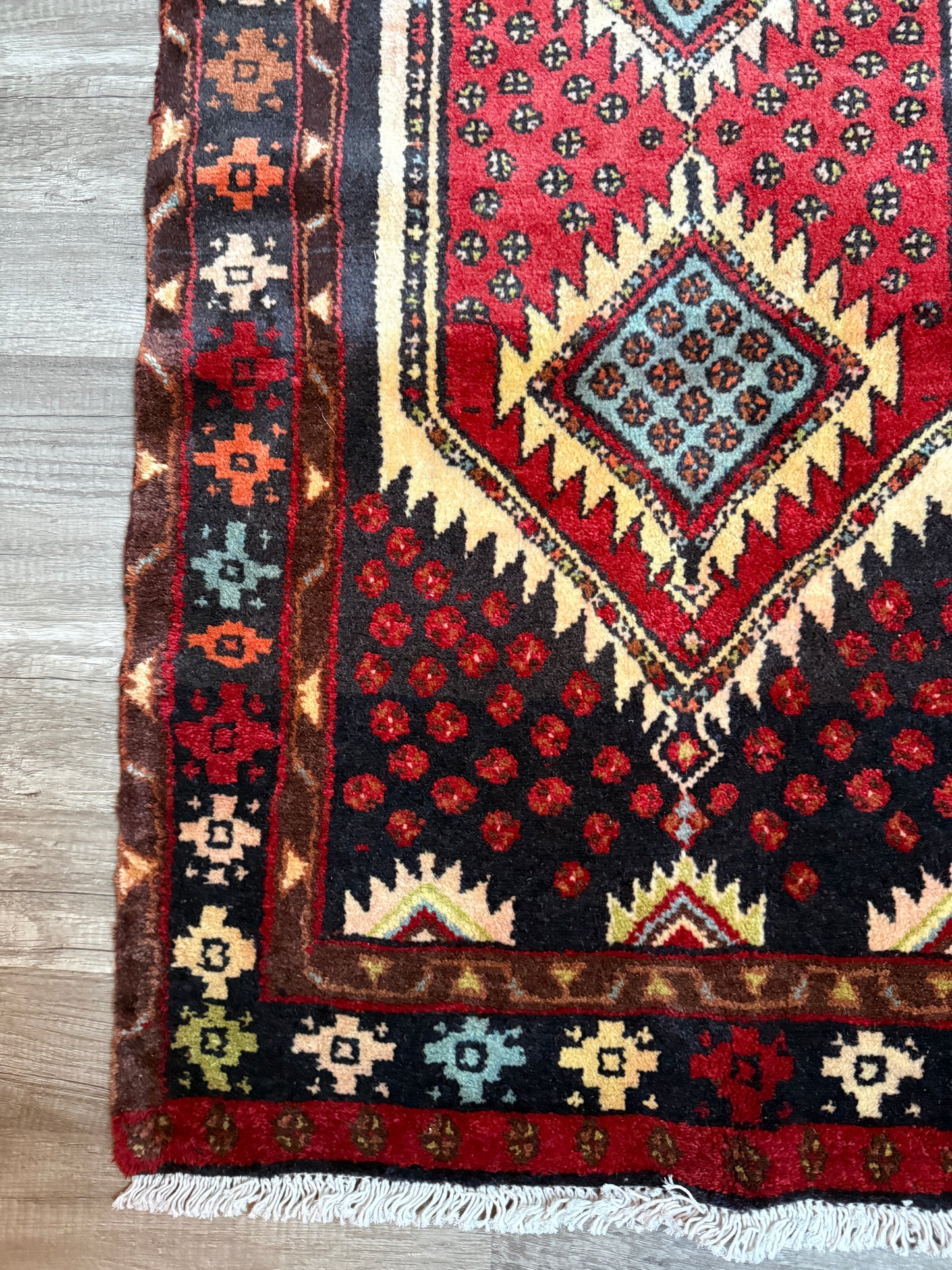 Vintage Persian Rug No. A1221 - 2.5’x5.1’