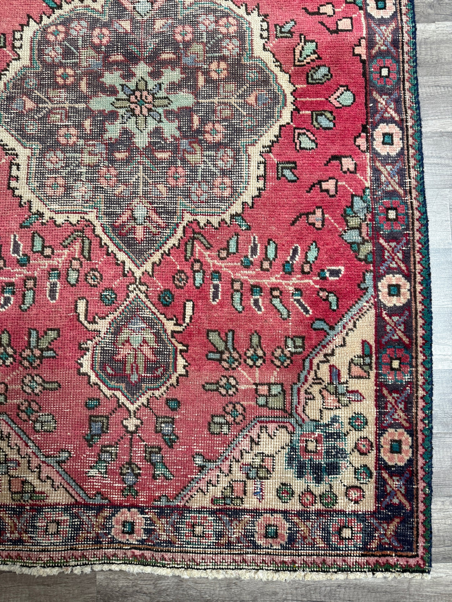Vintage Persian Style Rug No. A1206 - 3.3’x5.2'