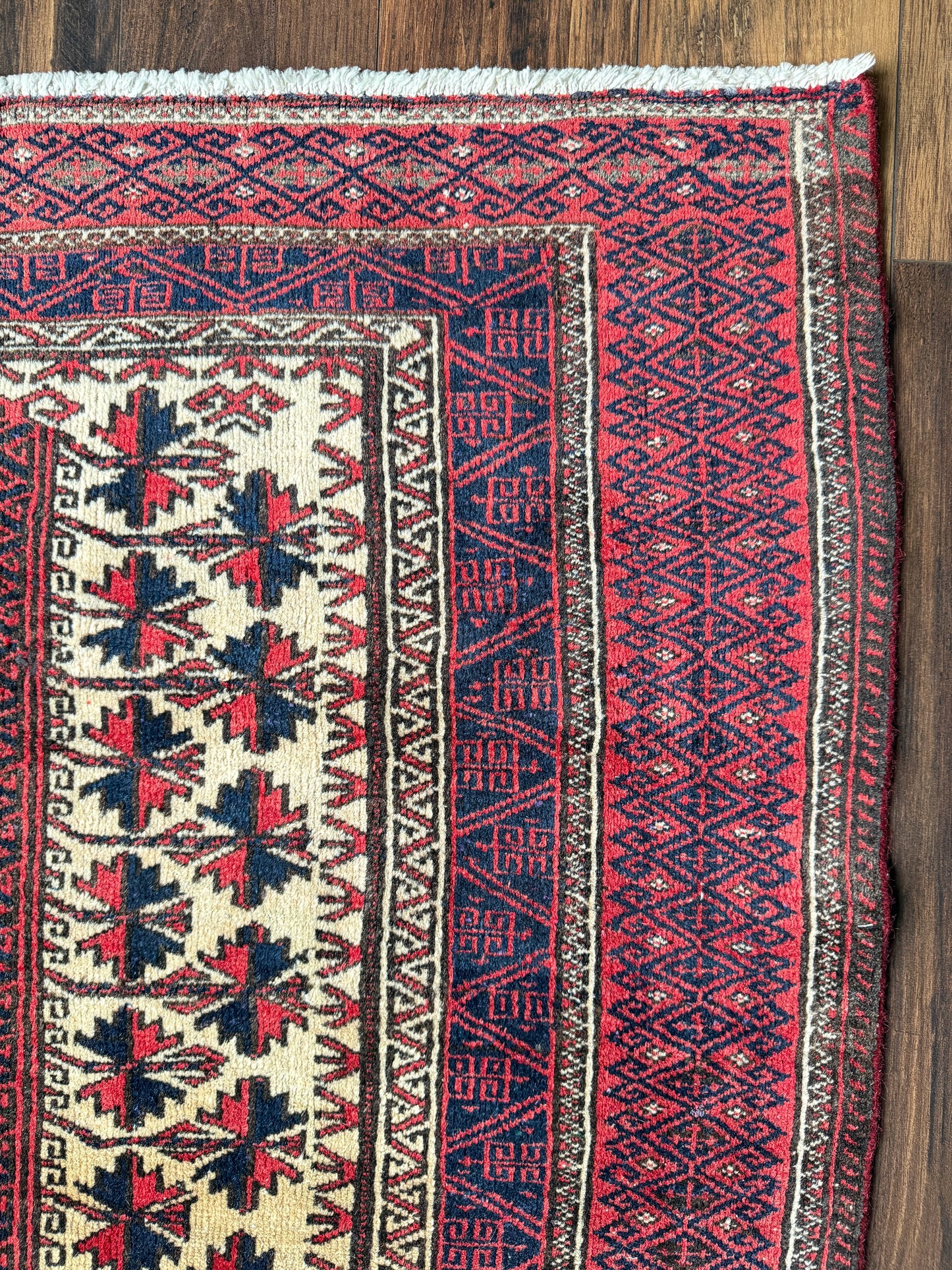 Vintage Persian Style Rug No. A1210 - 3.2’x5.2’