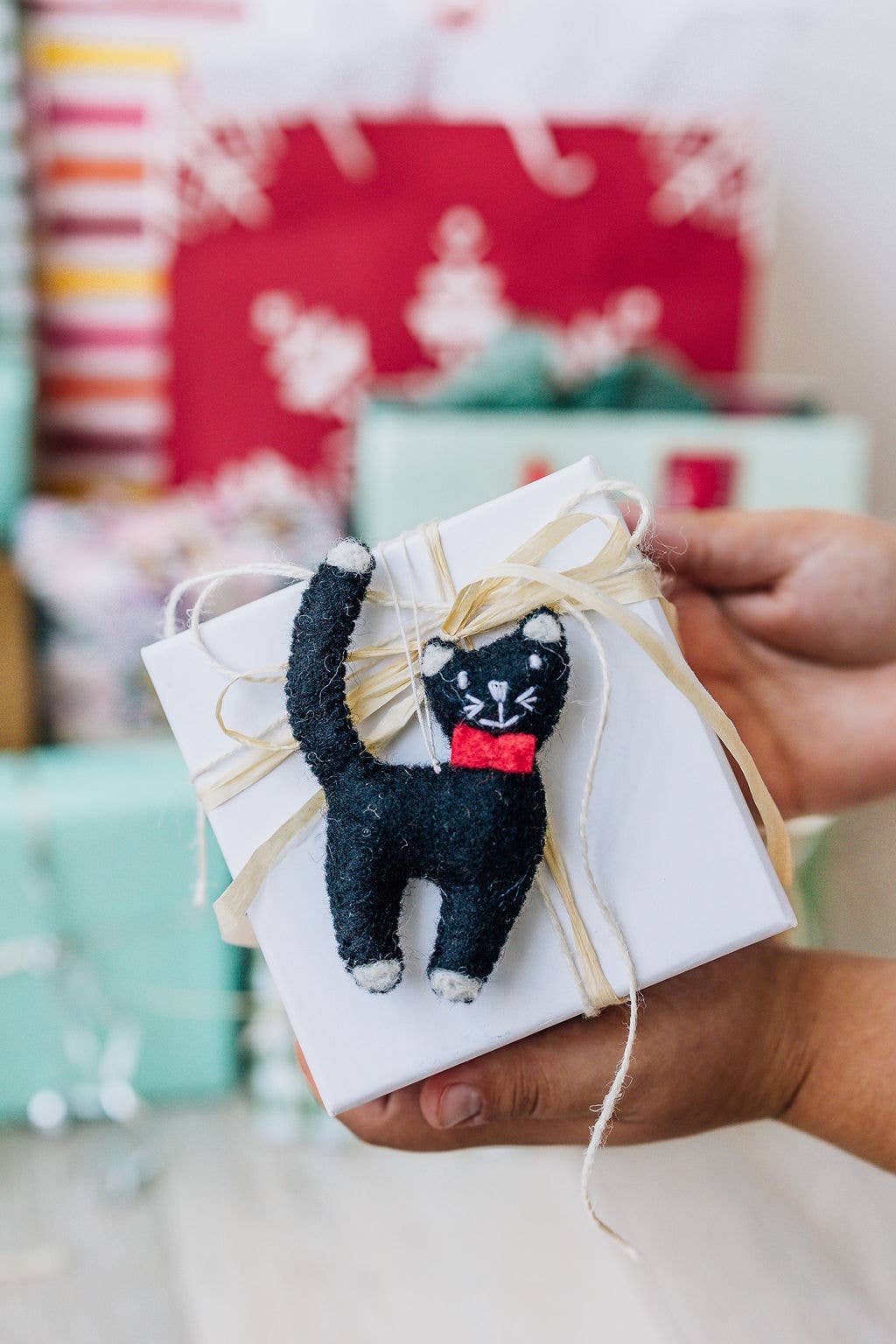 Cat Ornament: Off-White