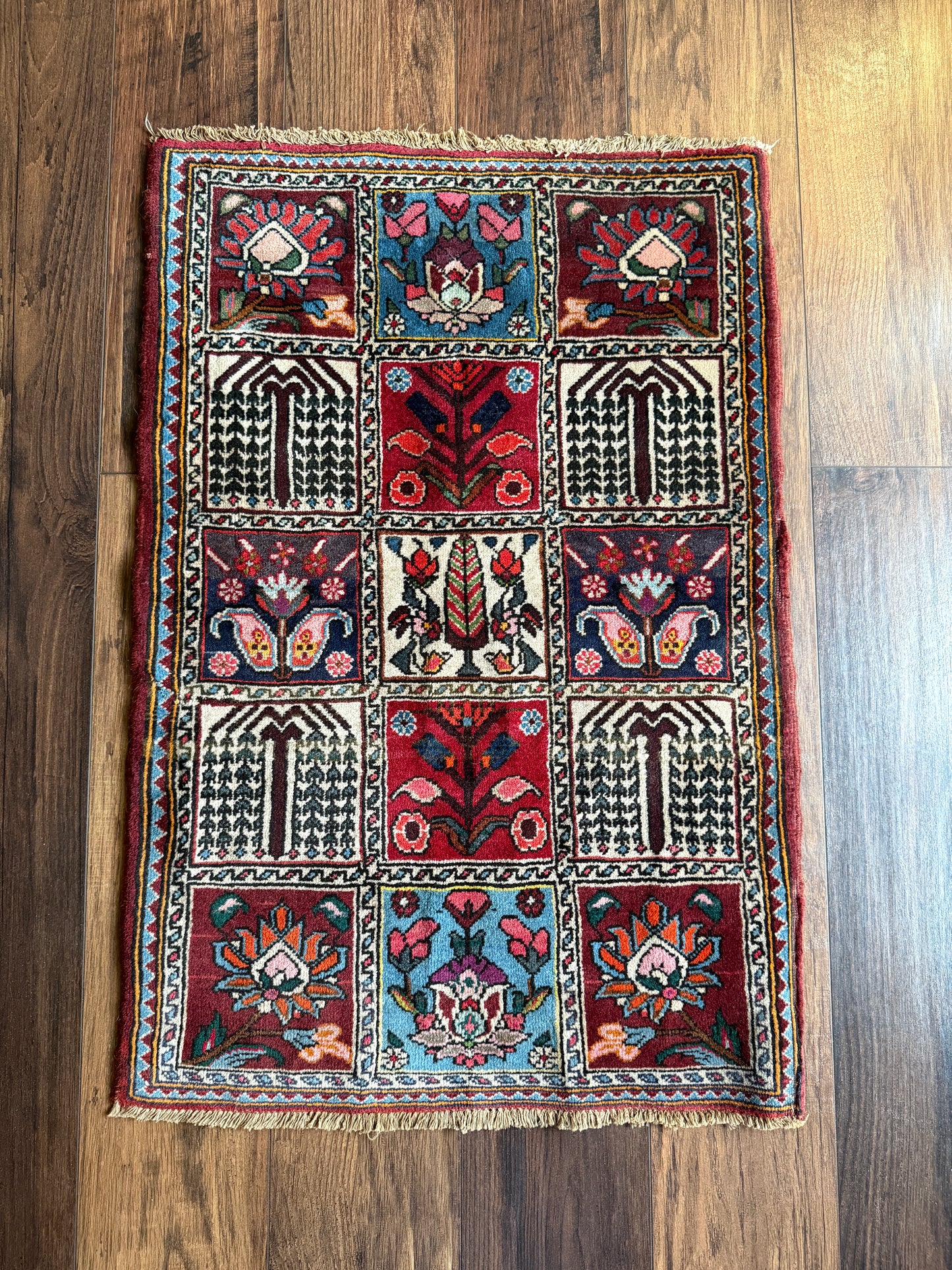 Vintage Persian Bakhtiari Mini Rug 1.7’x2.5' - No. 711