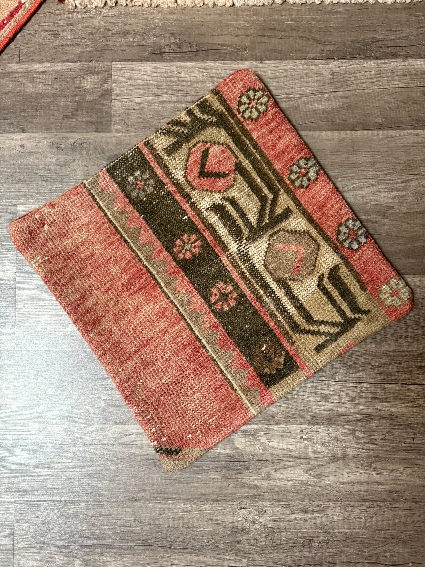 No. P409 - 16" X 16" Turkish Rug Pillow Cover