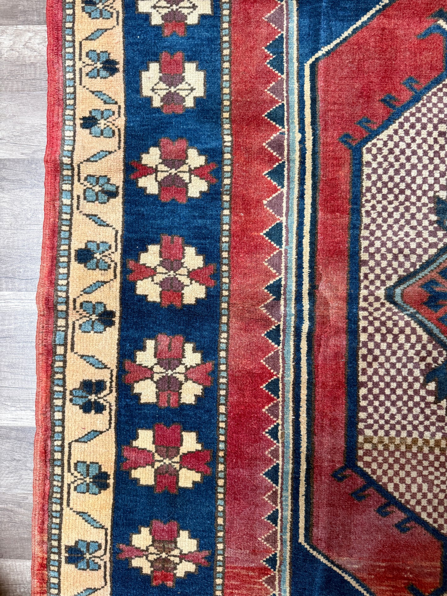 Vintage Turkish Rug No. A1219 - 4’x6.4’