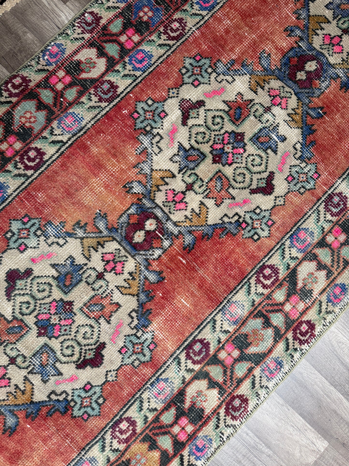 Vintage Turkish Rug No. R1215 - 3.1’x9.8’