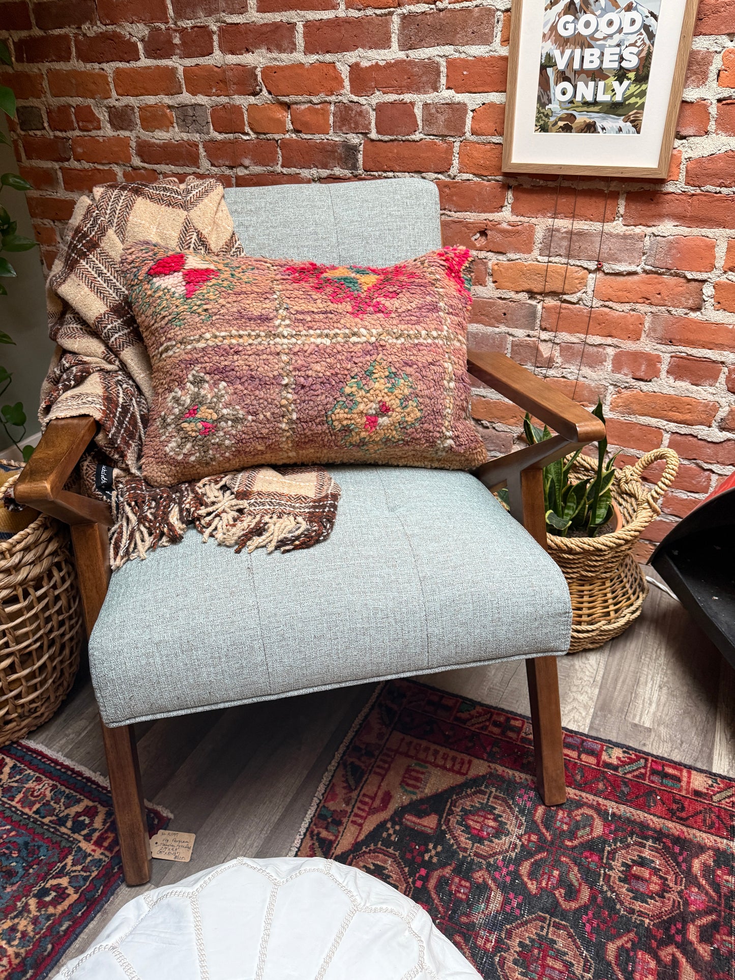 No. P414 - 15" X 22" Moroccan Rug Pillow Cover