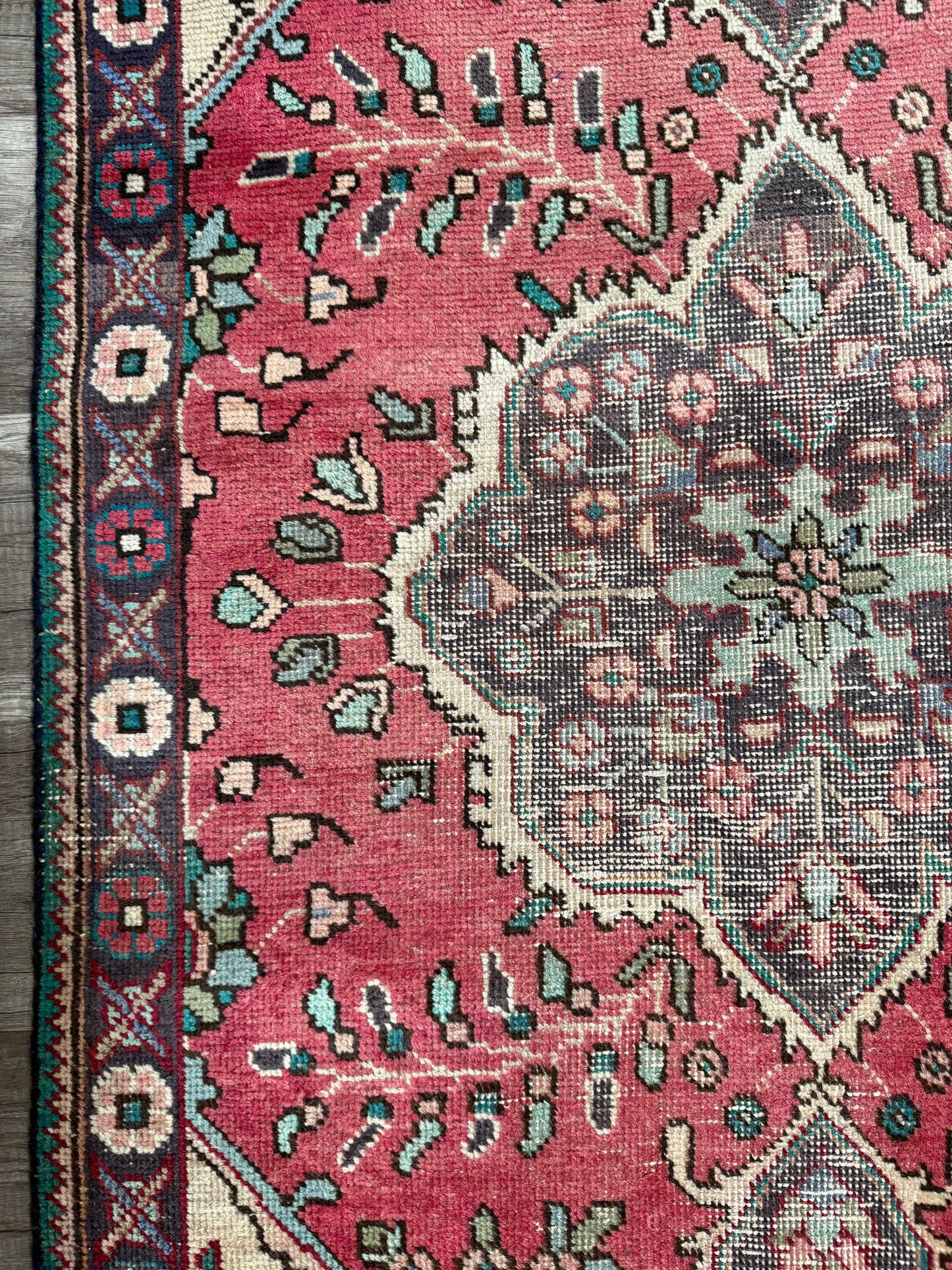 Vintage Persian Style Rug No. A1206 - 3.3’x5.2'