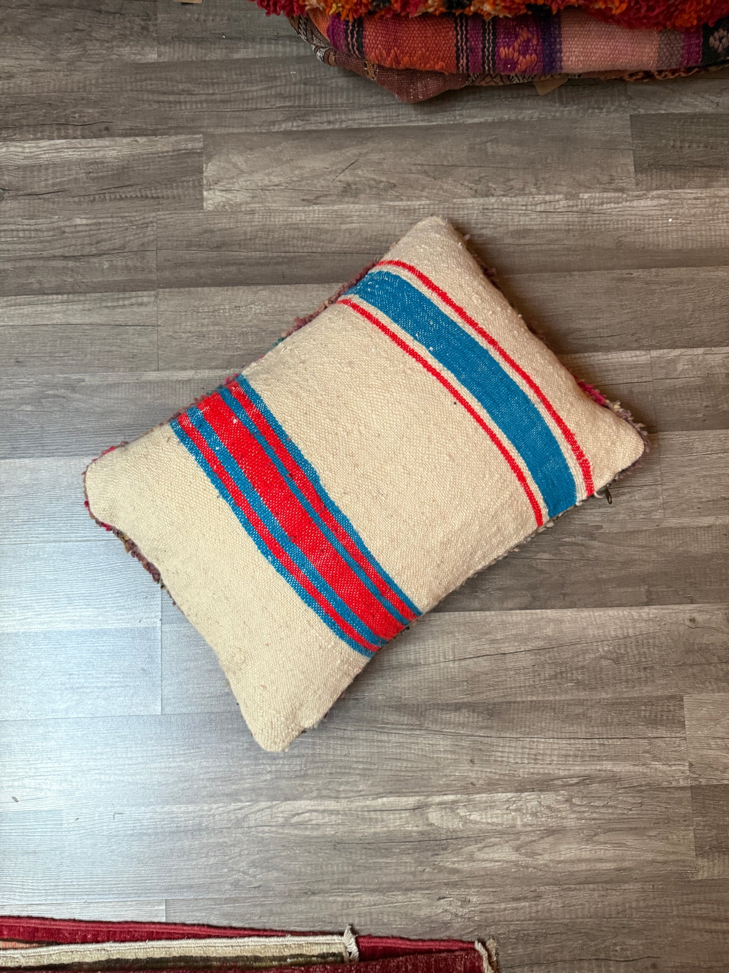 No. P419 - 15" X 21" Moroccan Rug Pillow Cover