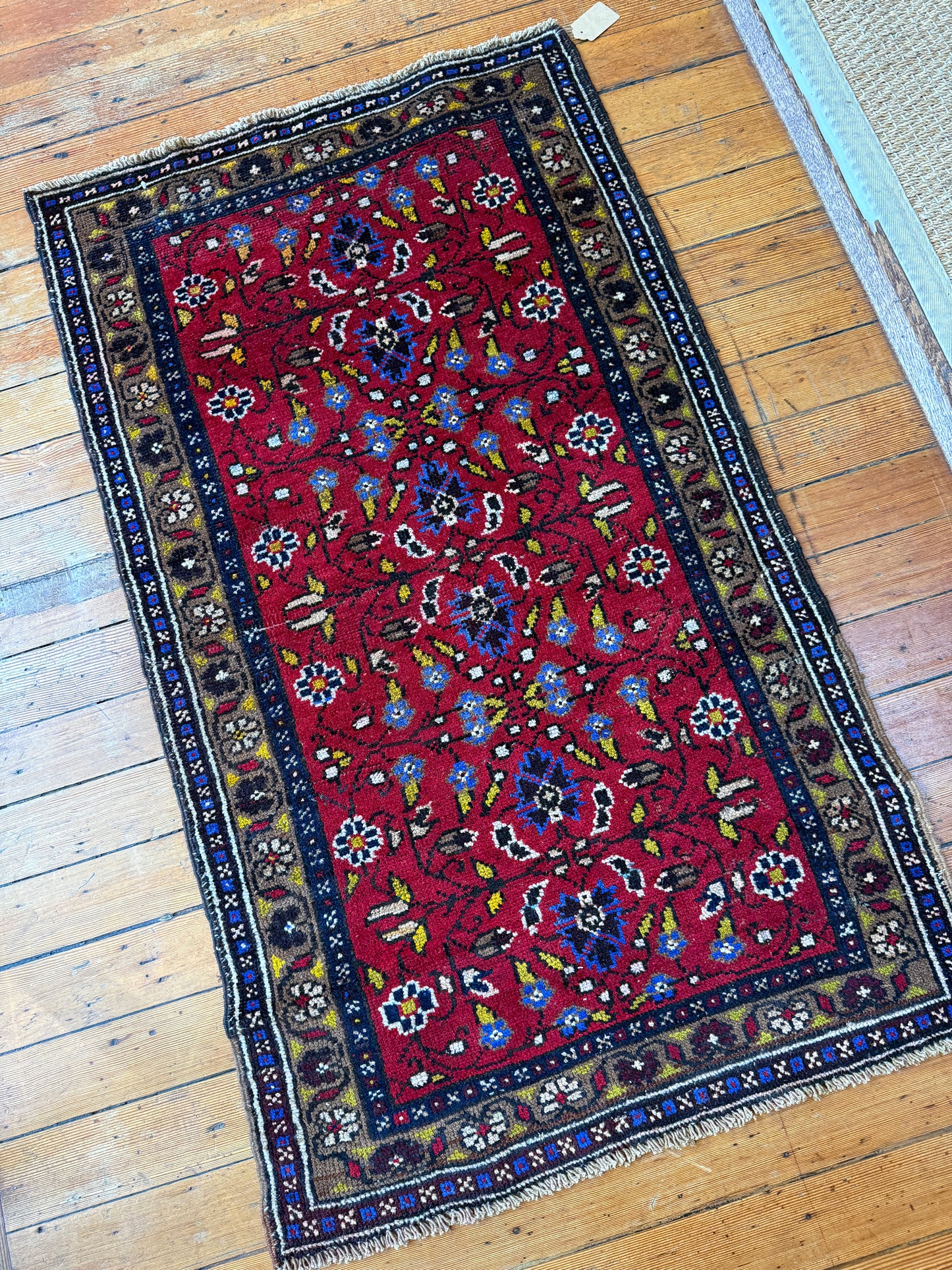 Vintage Persian Rug No. A1199 - 2.5'x4.4'