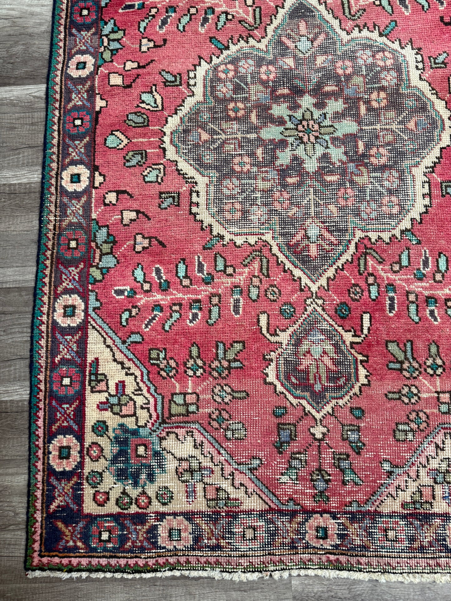 Vintage Persian Style Rug No. A1206 - 3.3’x5.2'