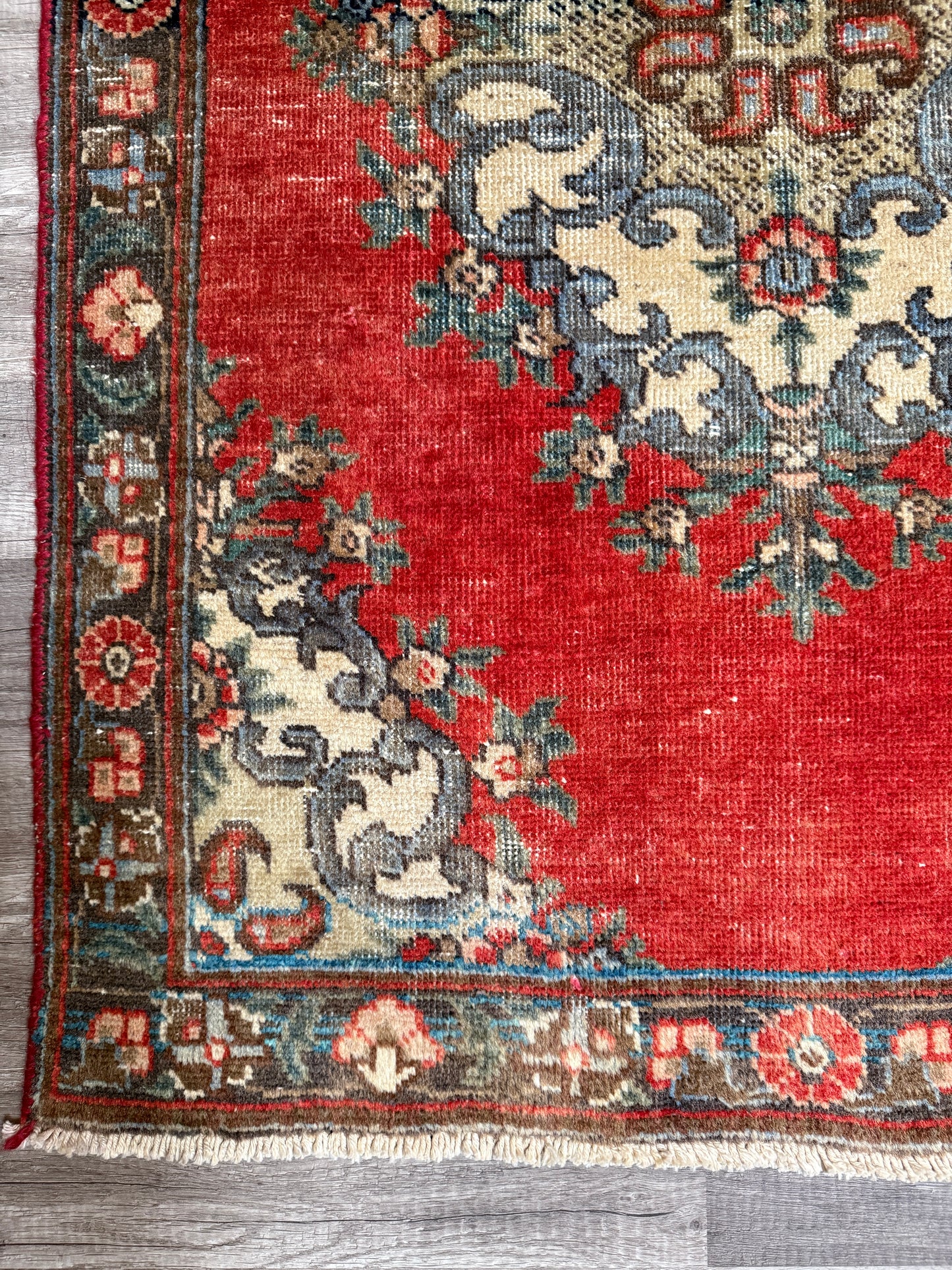 Vintage Persian Style Rug No. A1203 - 2.8'x4.2'