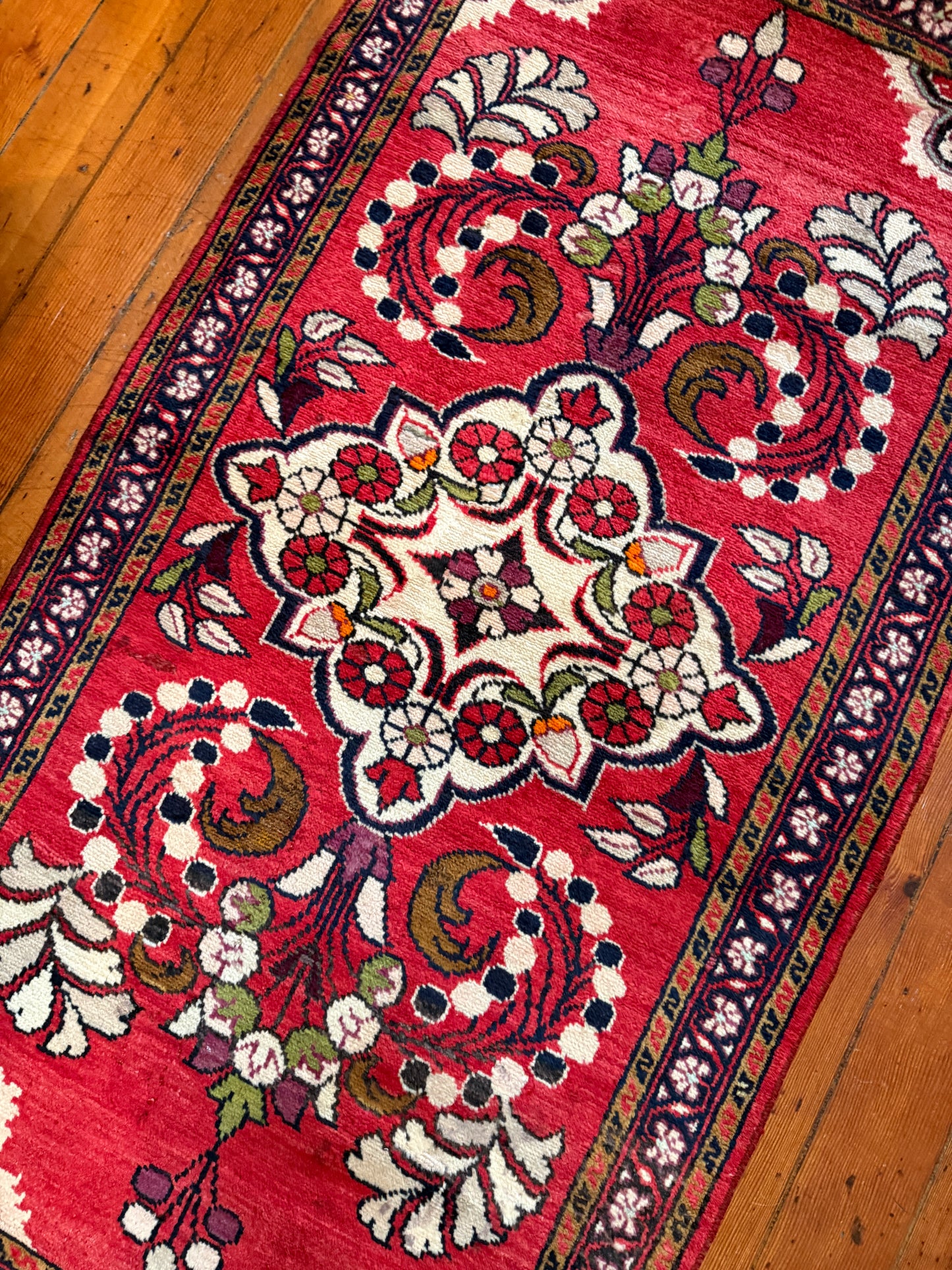 Vintage Persian Bakhtiari Rug No. R1202 - 2.3' x 4.3'