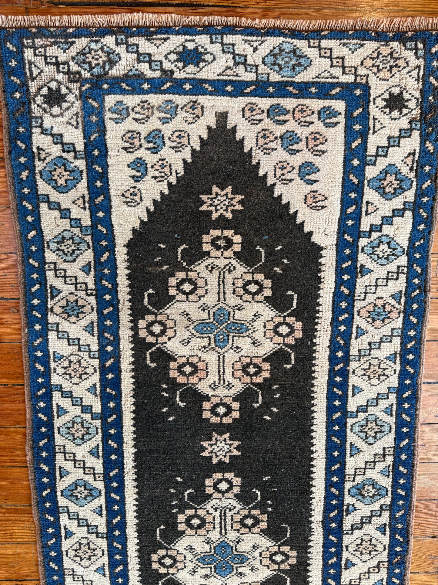 Vintage Turkish Runner Rug No. R1189 - 2.6' x 6.9'