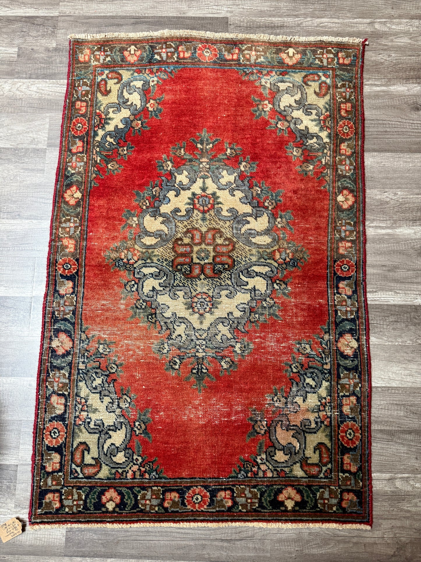 Vintage Persian Style Rug No. A1203 - 2.8'x4.2'