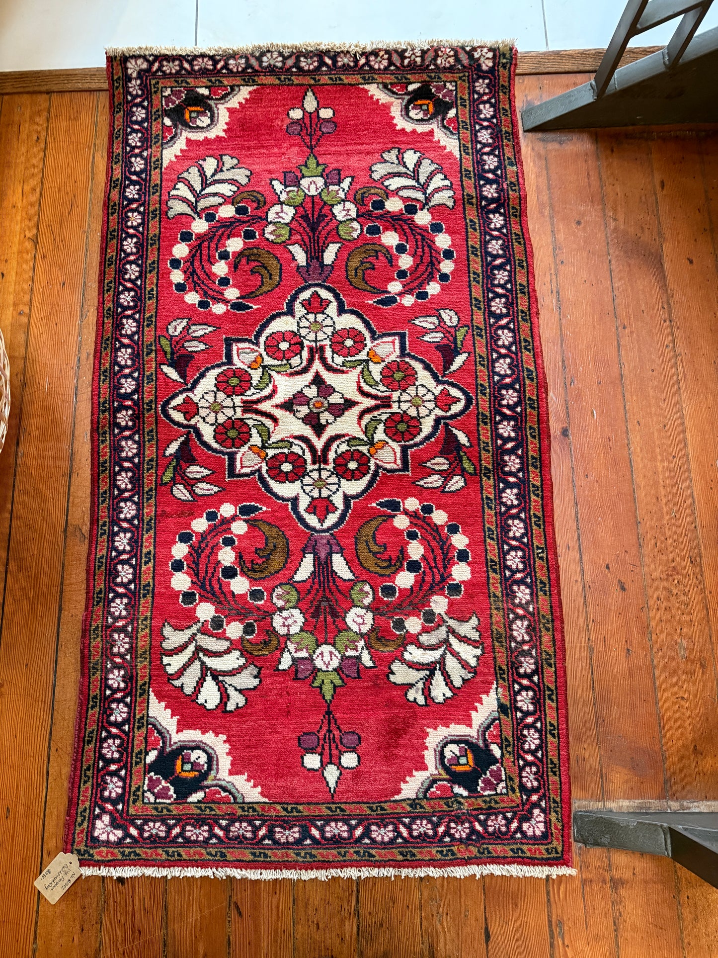 Vintage Persian Bakhtiari Rug No. R1202 - 2.3' x 4.3'