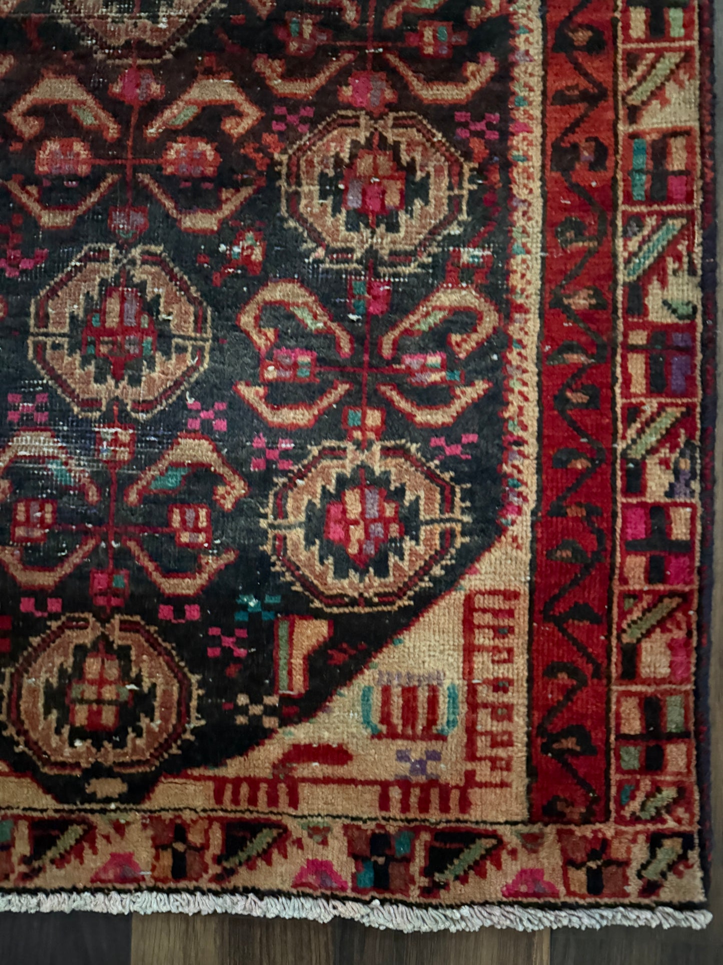 Vintage Persian Style Rug No. A1205 - 2.8’x5.1'