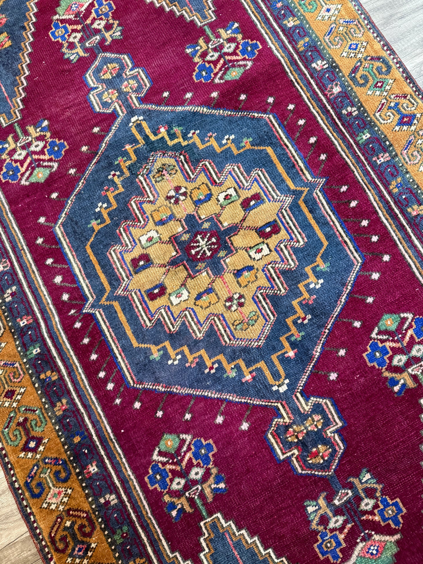 Vintage Turkish Rug No. A1212 - 3.2’x6.4’