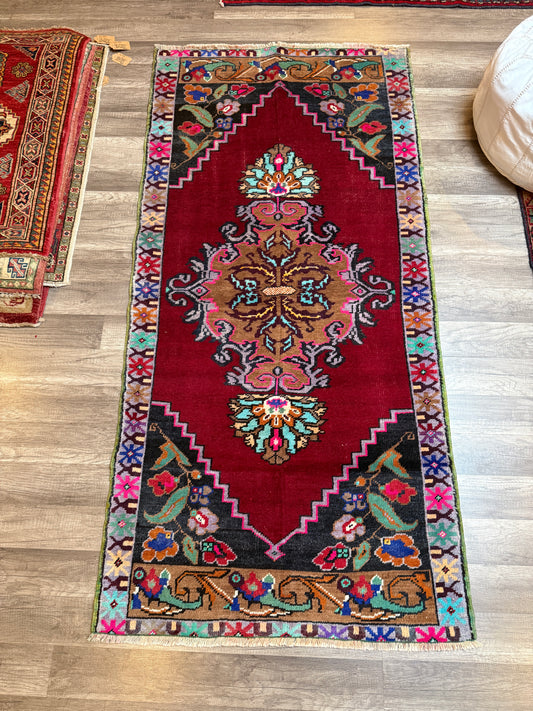 Vintage Turkish Rug No. A1211 - 2.9’x5.9’