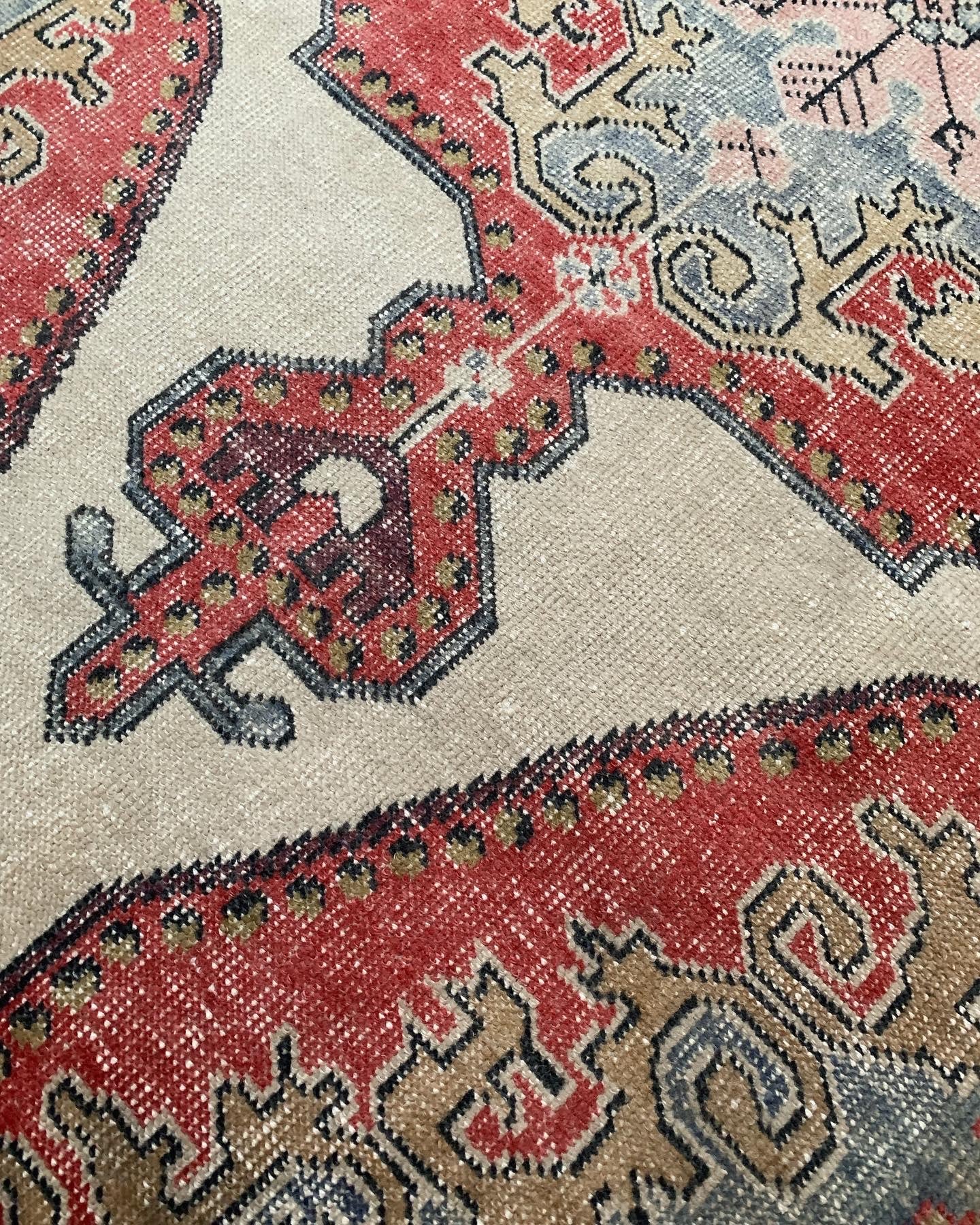 No. A1089 - 4.8' x 7.3' Vintage Turkish Area Rug