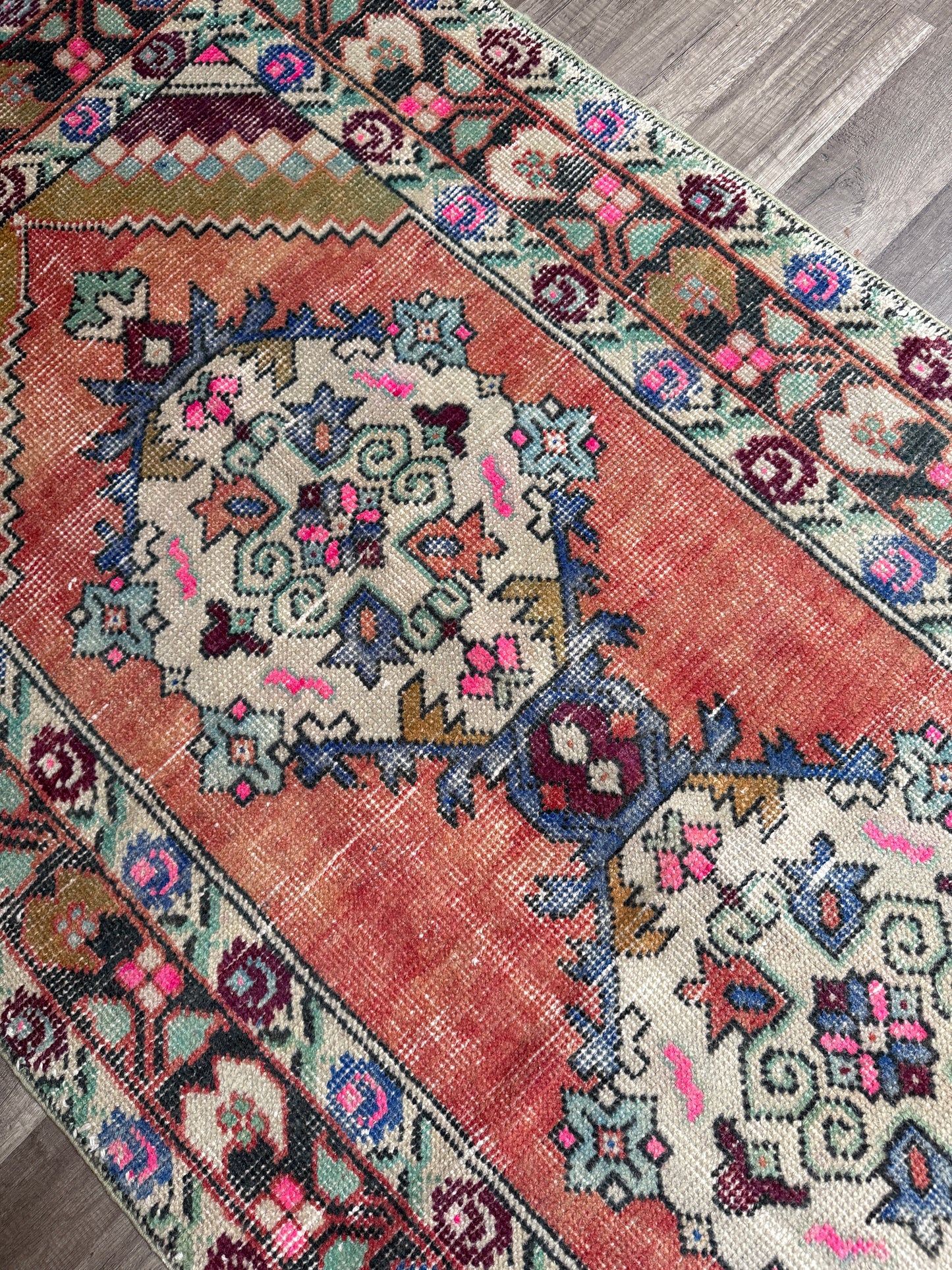Vintage Turkish Rug No. R1215 - 3.1’x9.8’