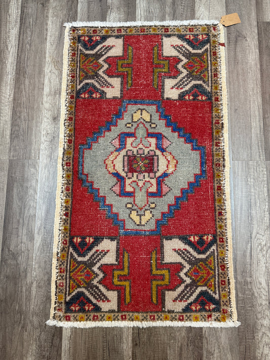 Vintage Turkish Mini Rug 1.8’x3.2' - No. 692