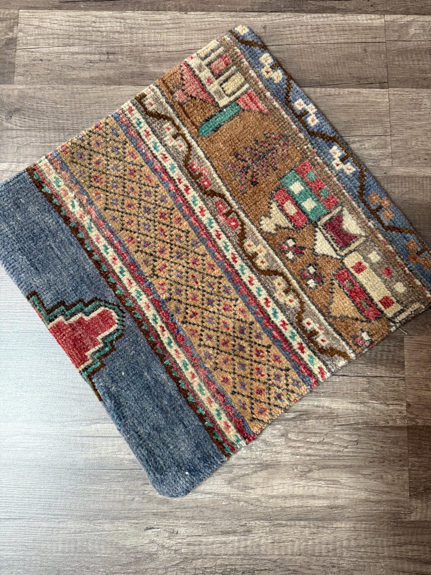 No. P403 - 16" X 16" Turkish Rug Pillow Cover