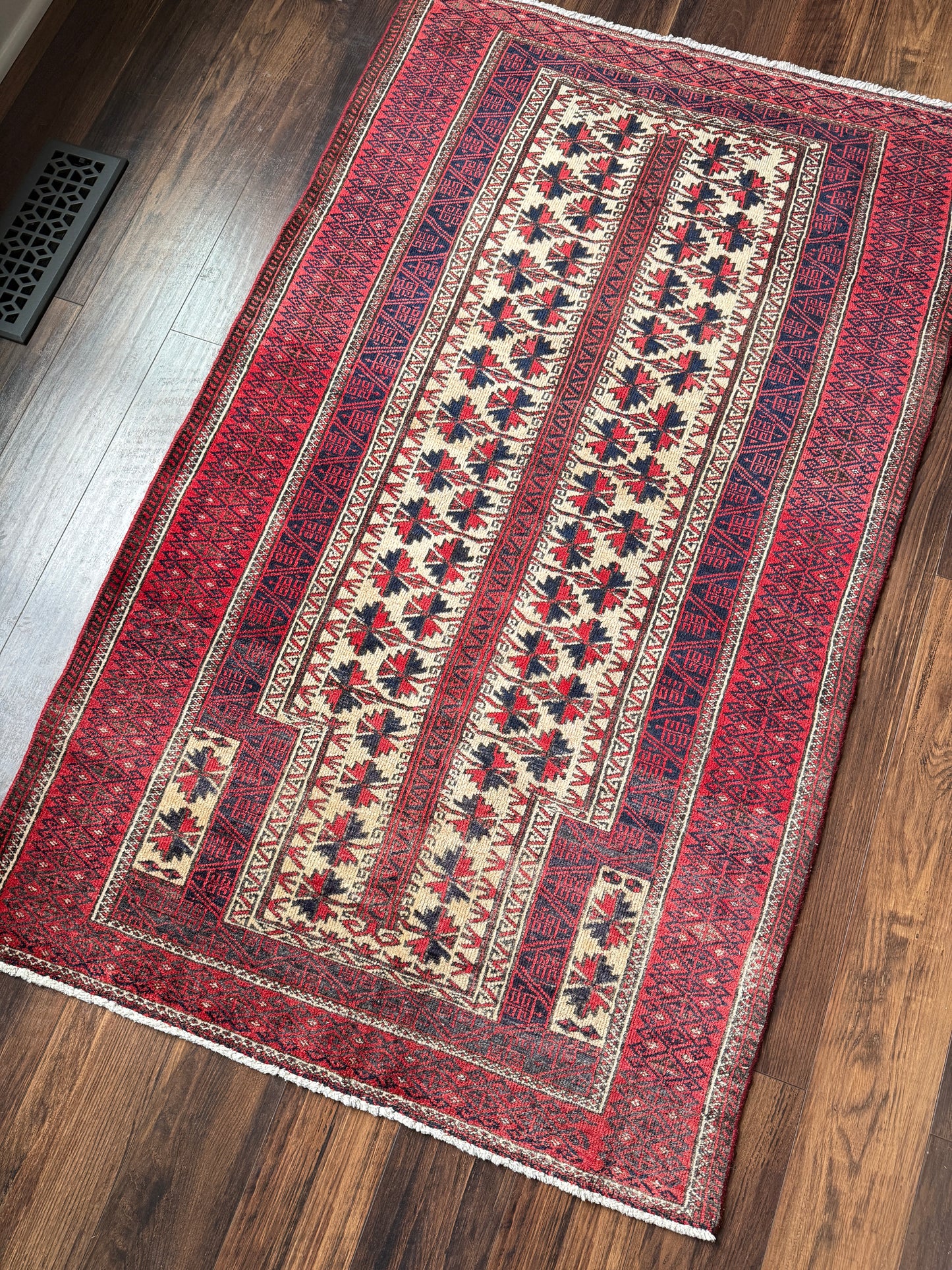 Vintage Persian Style Rug No. A1210 - 3.2’x5.2’