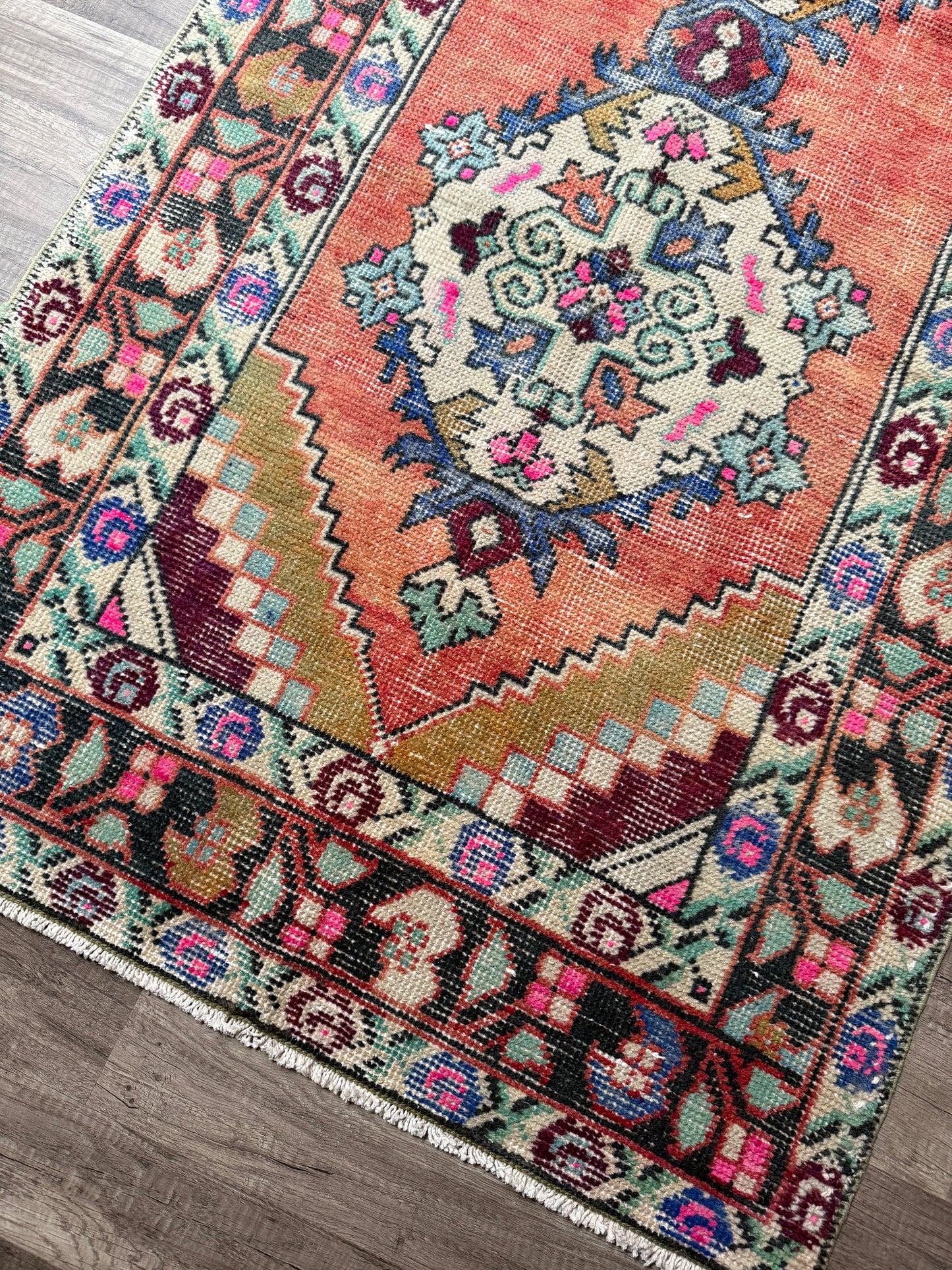 Vintage Turkish Rug No. R1215 - 3.1’x9.8’
